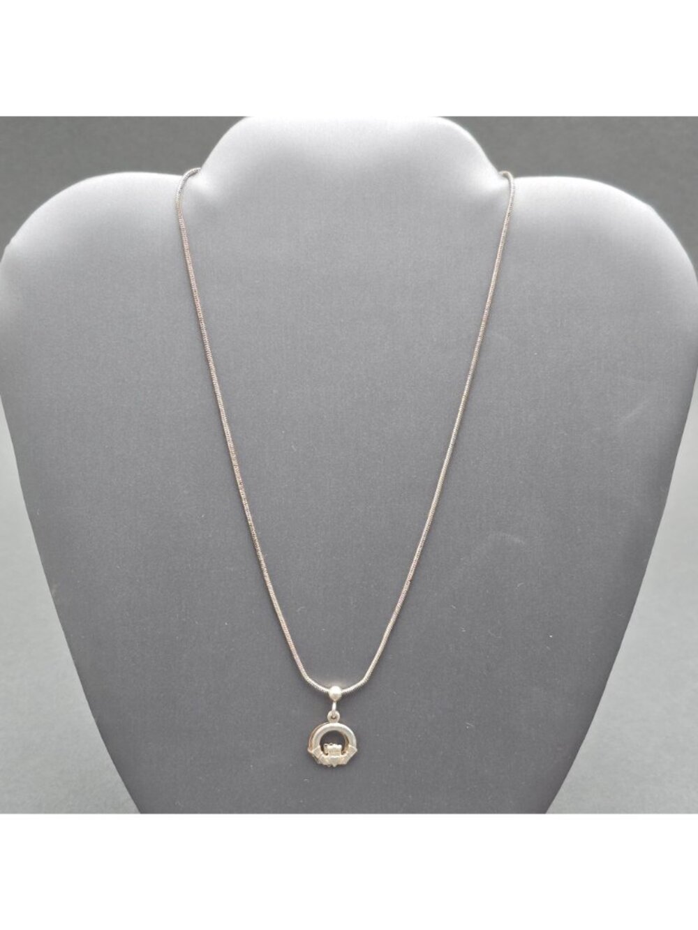 Solvar Sterling Silver Claddagh Necklace Interlocking Double Charm Ireland 16" - Picture 12 of 12